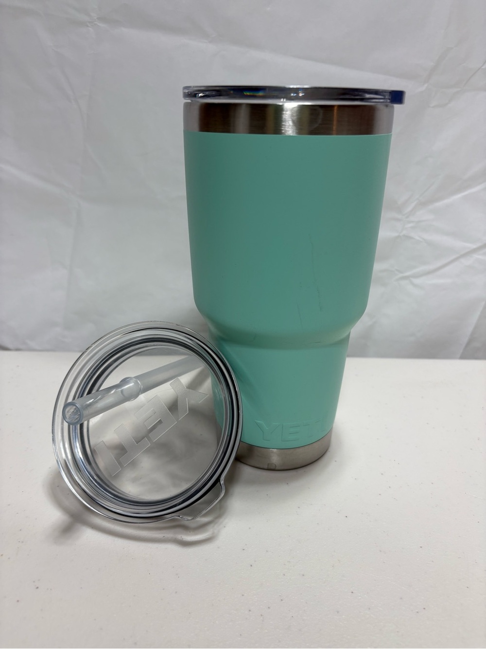 Yeti Rambler Travel Tumbler in Seafoam Mint with Clear Straw Lid